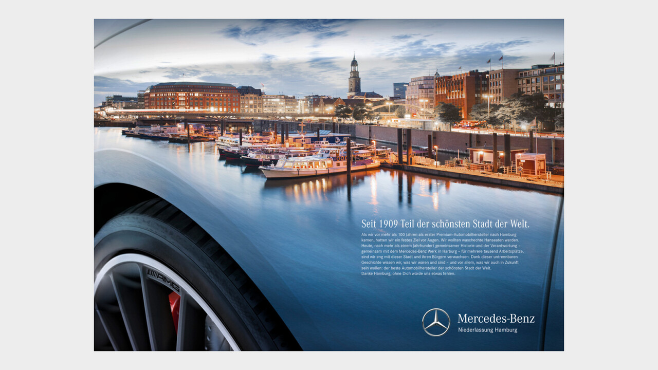 Mercedes Benz Niederlassung Hamburg Print Anzeige Hafen Panorama Spiegelung an einem Mercedes Kotfluegel