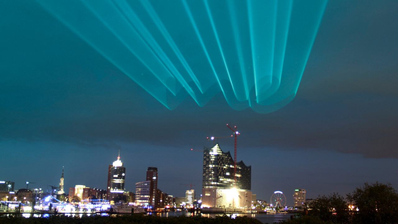 Mercedes me Laserprojektion Elbphilharmonie Hamburg