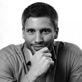 schwarz-weiß Portraitfoto Sven Kuelper